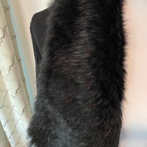 Sweater with fur collar